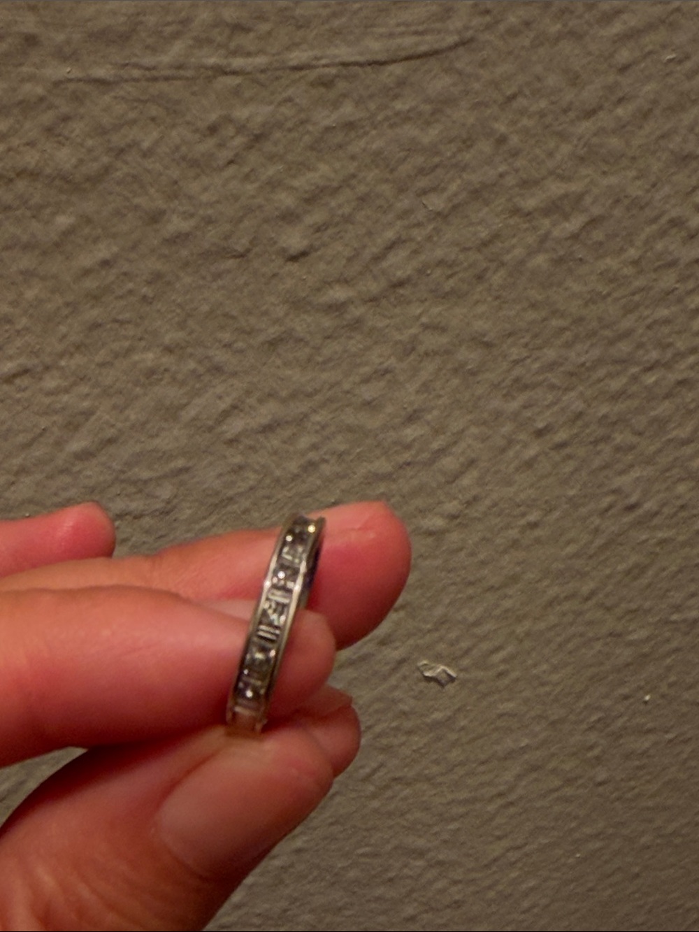 14k white gold and diamond ring